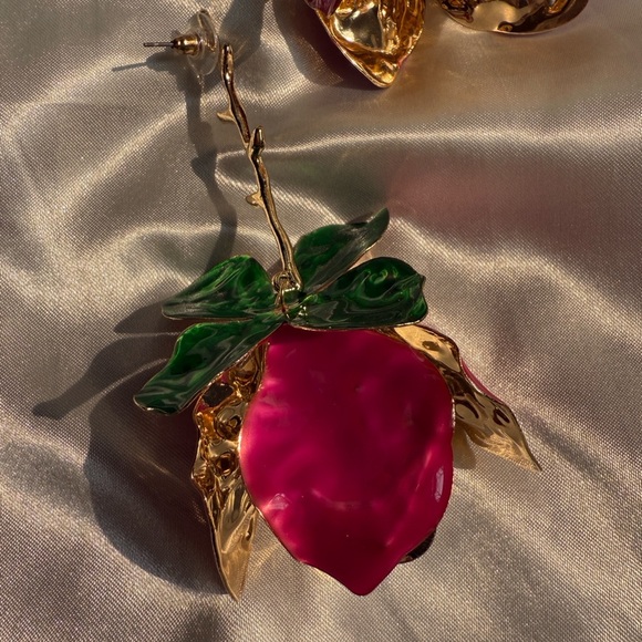 Anthropologe unique Pink and Gold Floral Earrings - Picture 7 of 10